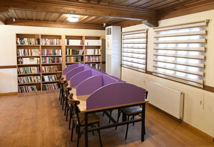 Konak Nöbetçi Kitaphane Galeri 1