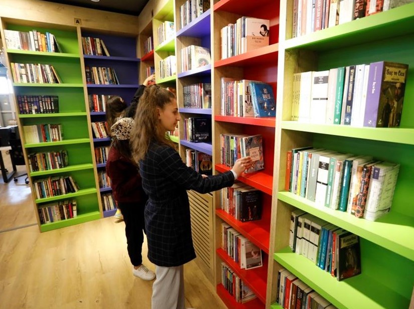 Akhisar Huzur İrtibat Noktası Kitaphanesi Galeri 2